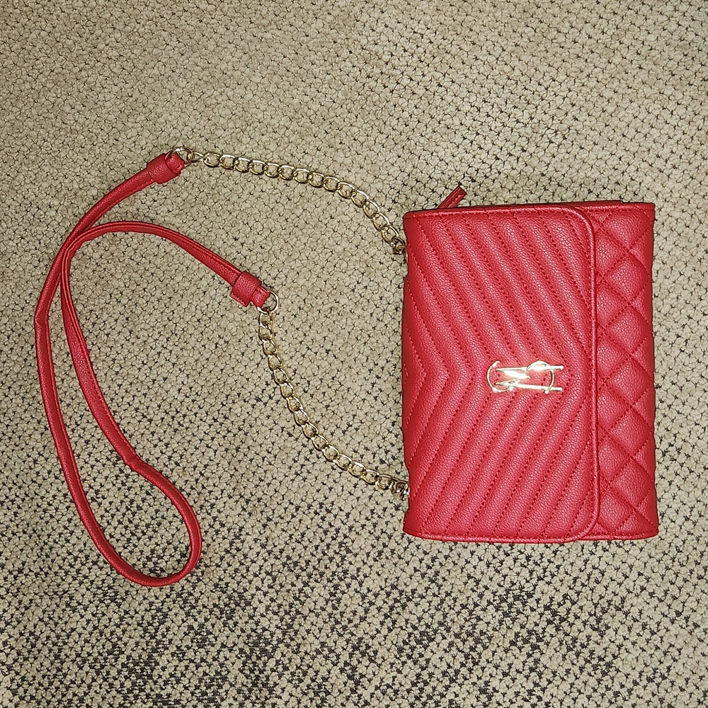 Steve Madden Bnaomi Quilted Wallet Removable Chain Strap